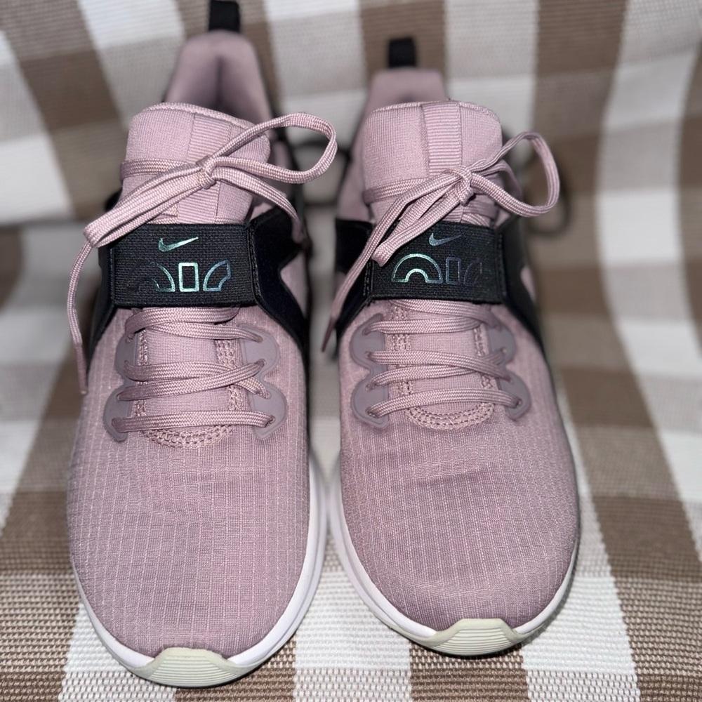 NIKE AIR MAX BELLA TR 5 Women's Training Shoes (6.5) Mauve Black EUC Pink Gym